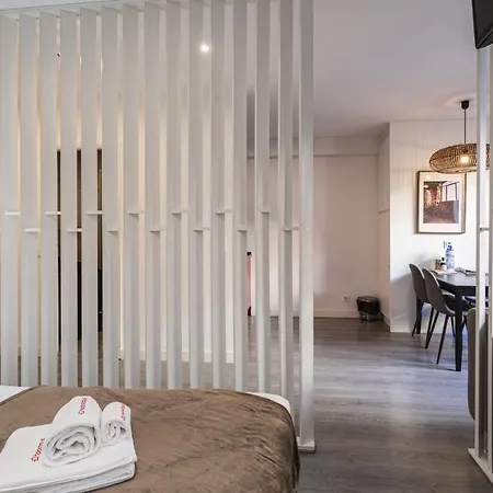 Апартаменты Hopstays Wine Cellars - With Terrace